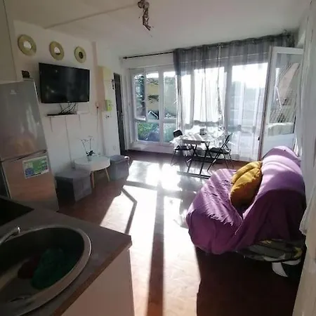 A Cote De Toutes Commodites Apartment *
